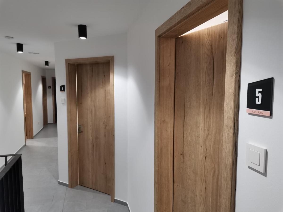 Pubyland Rooms & Apartments 로가테츠 외부 사진